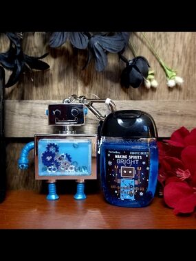 Bath & Body Works Robo Rob Pocketbac Holder & Matching Pocketbac Refill (RARE)